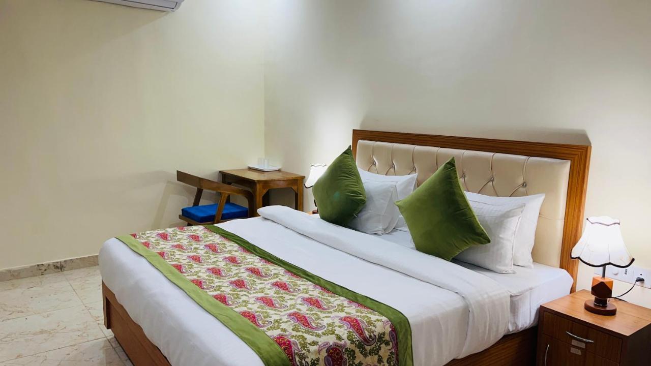 Hotel Areca Inn Noida Extension - Couple Friendly Local Ids Accepted Exterior foto